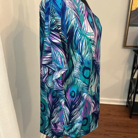 Colorful Abstract Print Top - Picture 5 of 8